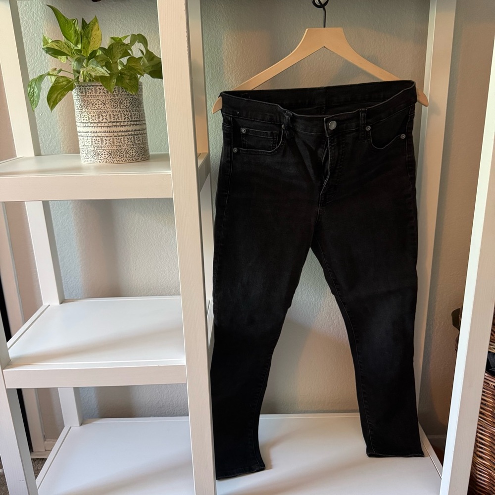 EUC Gap Skinny Jeans